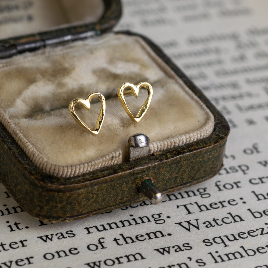 18ct Gold Tiny Open Heart Studs