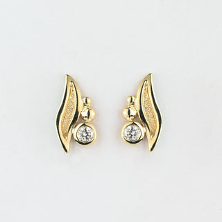 Gold Ripple to Roar Diamond Studs