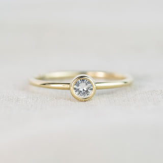 4mm White Sapphire Gold Andromeda Ring