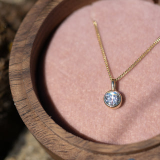 Lab Grown Diamond 9ct Gold Andromeda Pendant