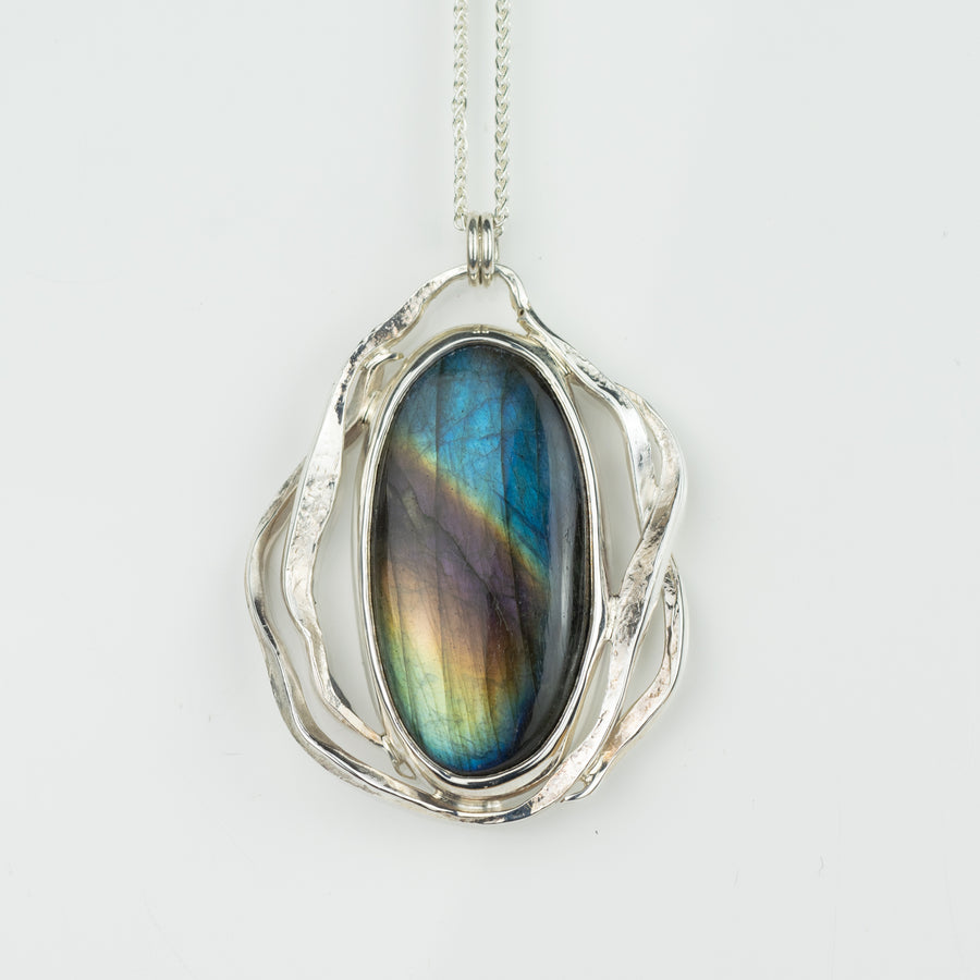 No. 563 - Labradorite Silver Oval Kelp Pendant