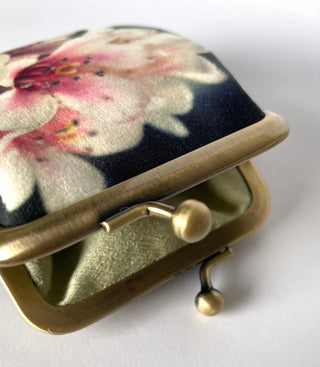 Handmade Velvet Bergenia Kisslock Coin Purse