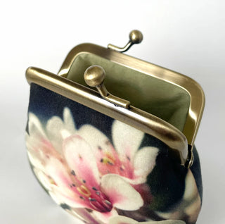 Handmade Velvet Bergenia Kisslock Coin Purse