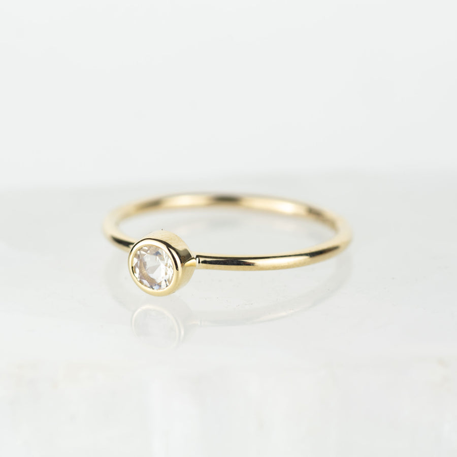 Andromeda - 4mm Moonstone Gold Ring