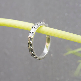 Silver Vine Leaf Ring - Size J 1/2