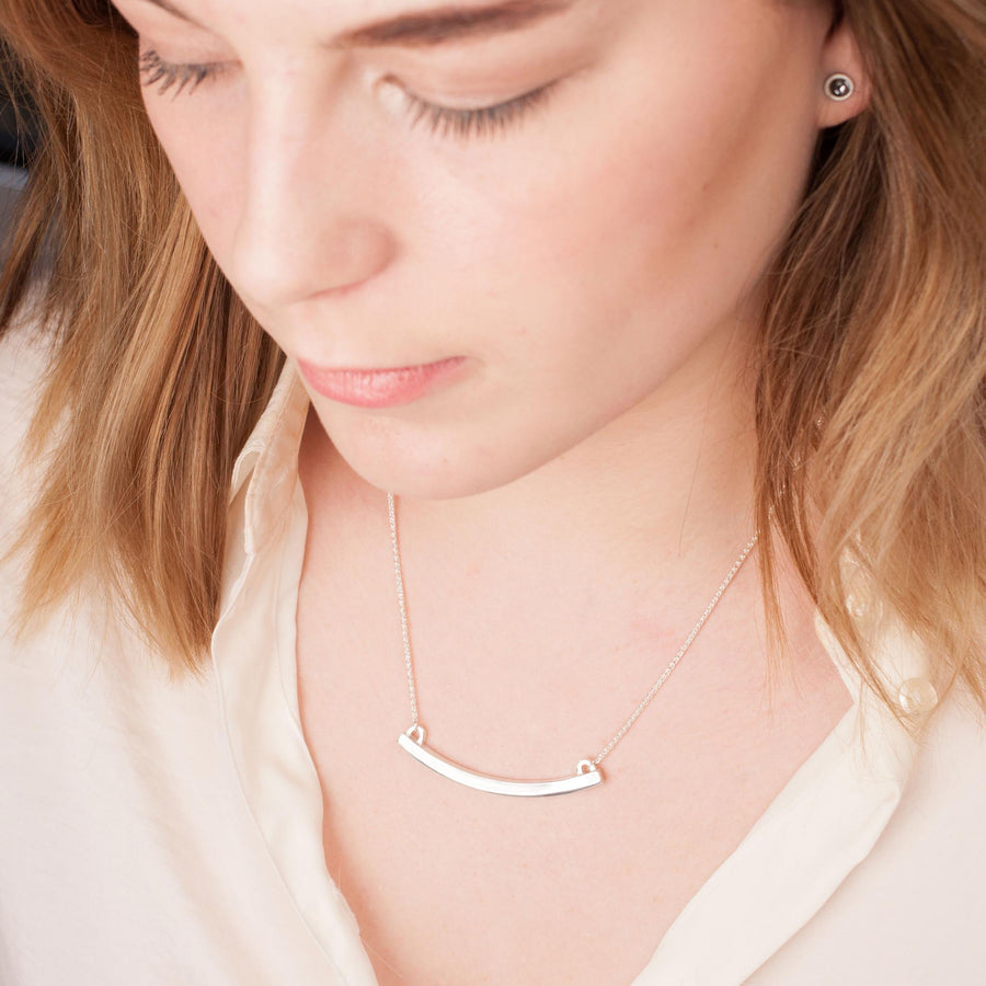 Simple Silver Bow Necklet